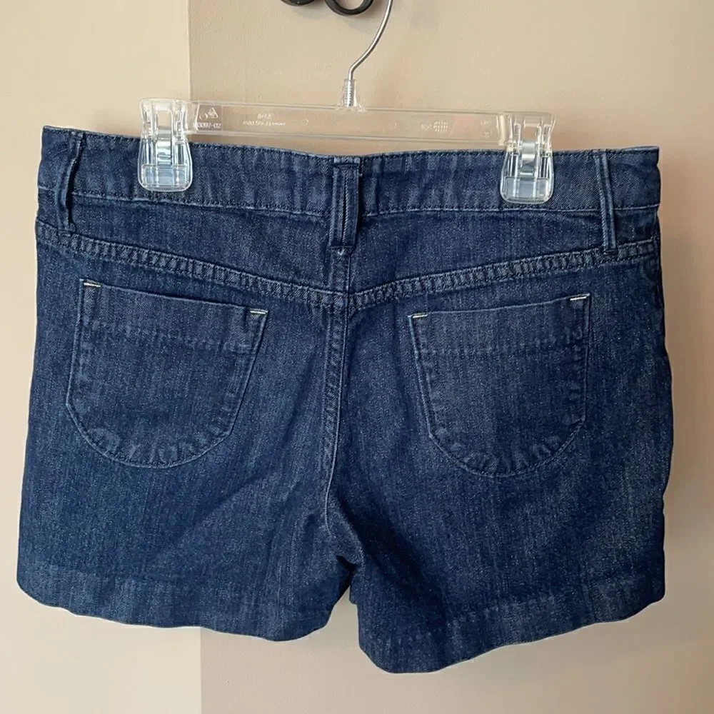 Pleated denim shorts